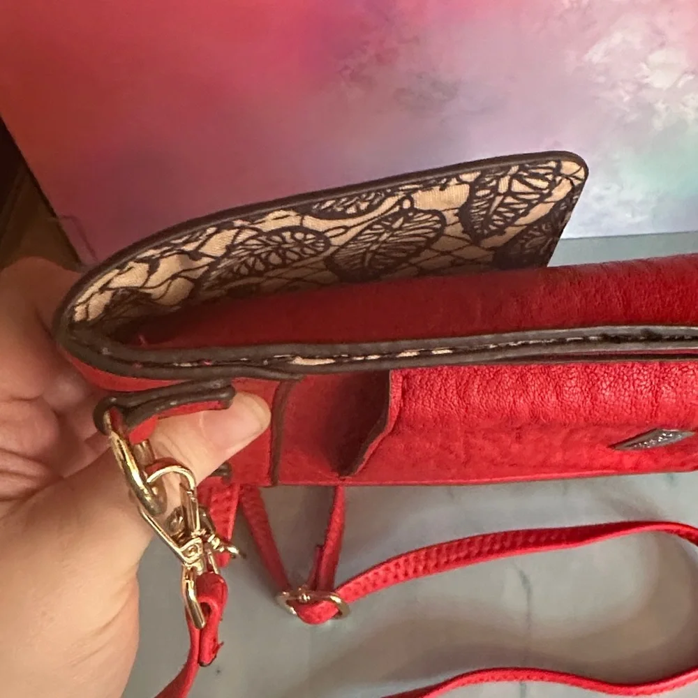 Carlos Santana Bold Red Crossbody Bag with Lion - Picture 11 of 17